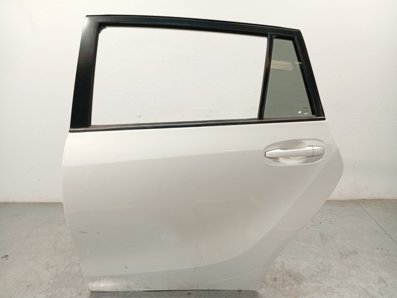 PUERTA TRASERA IZQUIERDA 670040F040 