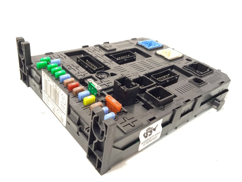 CAJA RELES / FUSIBLES 9678477280 1613317180 