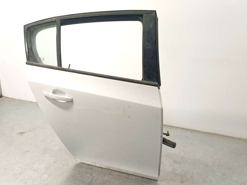 Recambio de puerta trasera derecha para chevrolet cruze (j300) 1.6 referencia OEM IAM 95476405 - Blanco 3
