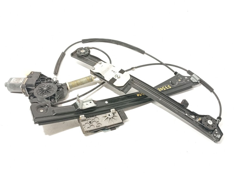 ELEVALUNAS DELANTERO DERECHO 8820012 51332756084 67622757044