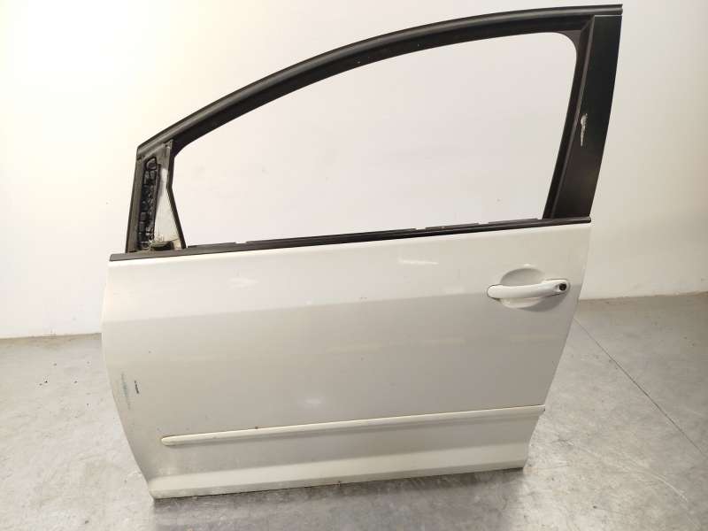 Recambio de puerta delantera izquierda para volkswagen golf plus v (5m1, 521) 1.6 tdi referencia OEM IAM 5M0831105E - Blanco 2
