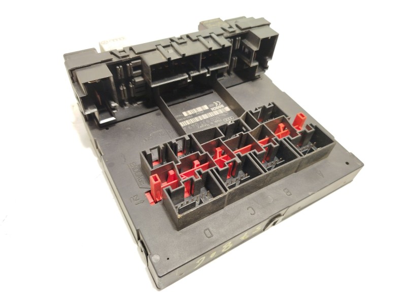 CAJA RELES / FUSIBLES 3C0937049AJ F005V00661