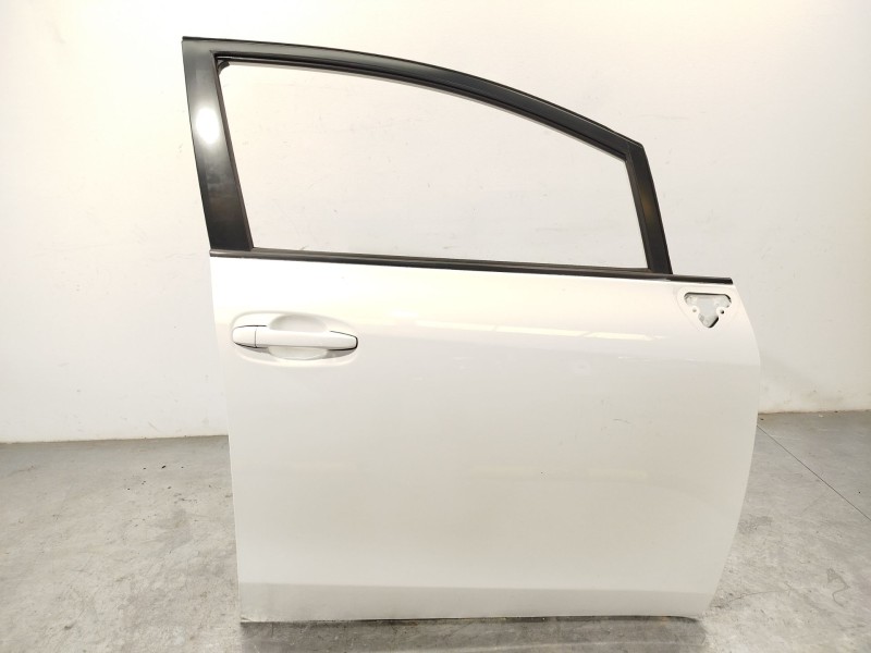 PUERTA DELANTERA DERECHA 670010F020 