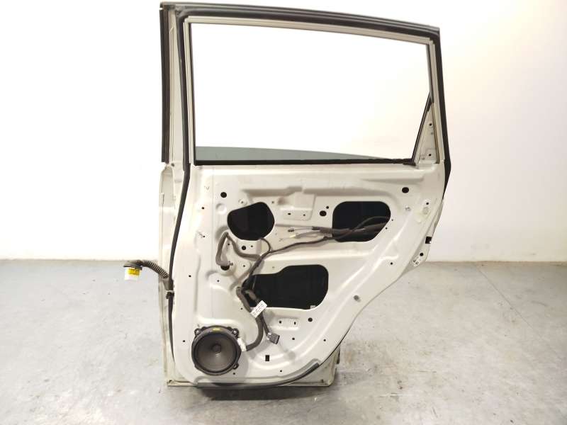 Recambio de puerta trasera derecha para chevrolet captiva (c100, c140) 2.0 d 4wd referencia OEM IAM 94543753 - Blanco 7
