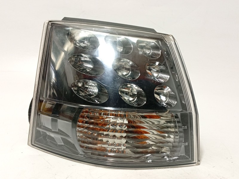 PILOTO TRASERO IZQUIERDO 8330A379 