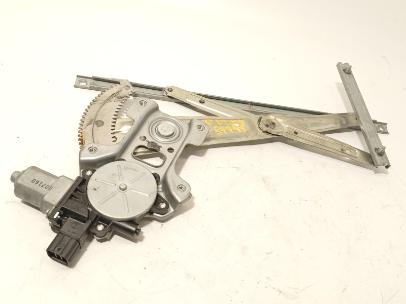 ELEVALUNAS DELANTERO DERECHO 5713A090 