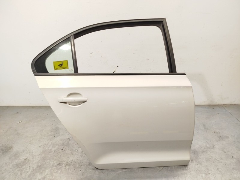 PUERTA TRASERA DERECHA 5JA833052C 