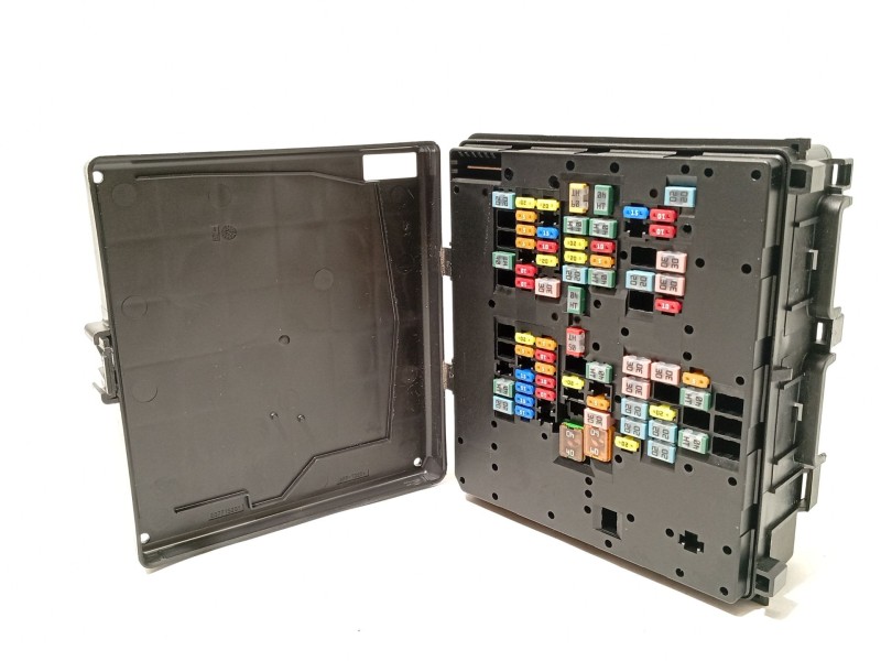 CAJA RELES / FUSIBLES SV4T14D068EBC 2720030 9613620229