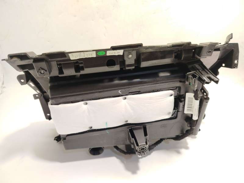 Recambio de guantera para lynk & co 01 phev referencia OEM IAM 8889771952 - Negro 3