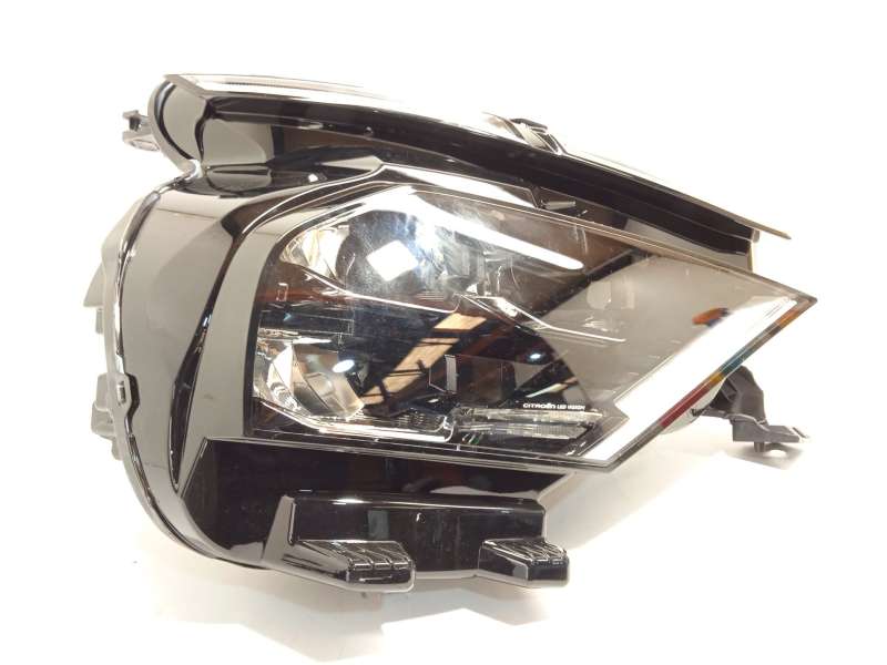 Recambio de faro derecho para citroën c4 iii 1.2 referencia OEM IAM 9830649280  73374698 3