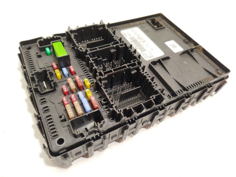 CAJA RELES / FUSIBLES NU5T15604ECAG F005V04280