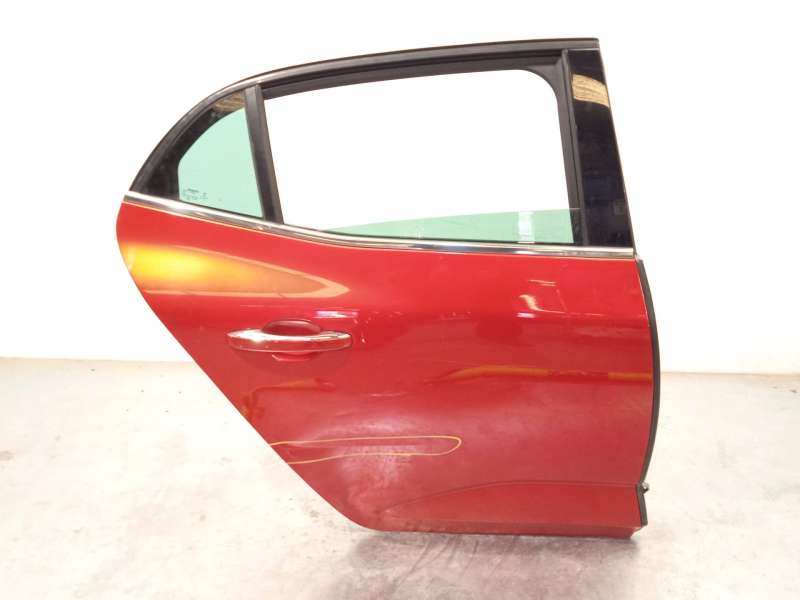 Recambio de puerta trasera derecha para renault megane iv hatchback (b9a/m/n_) 1.2 tce 130 (b9mr) referencia OEM IAM 821006310R - Rojo