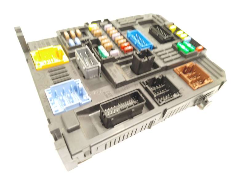 Recambio de caja reles / fusibles para citroën c3 iii (sx) 1.6 bluehdi 75 referencia OEM IAM 9819851180  28550122 - Plata 2