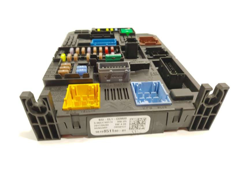 Recambio de caja reles / fusibles para citroën c3 iii (sx) 1.6 bluehdi 75 referencia OEM IAM 9819851180  28550122 - Plata 3