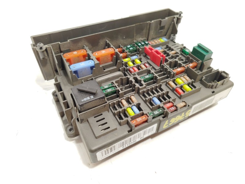 CAJA RELES / FUSIBLES 9119446 