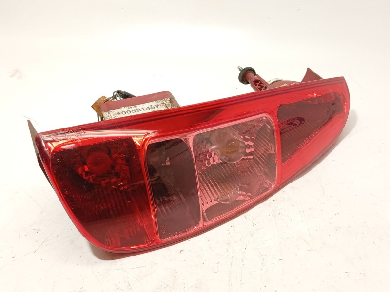 PILOTO TRASERO IZQUIERDO 1400751780 6350Y4 