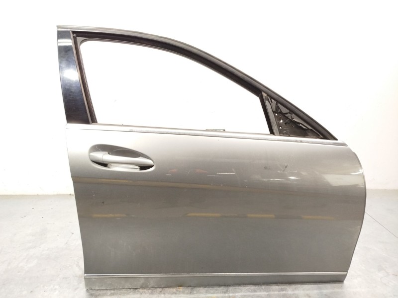 PUERTA DELANTERA DERECHA A2047200205 