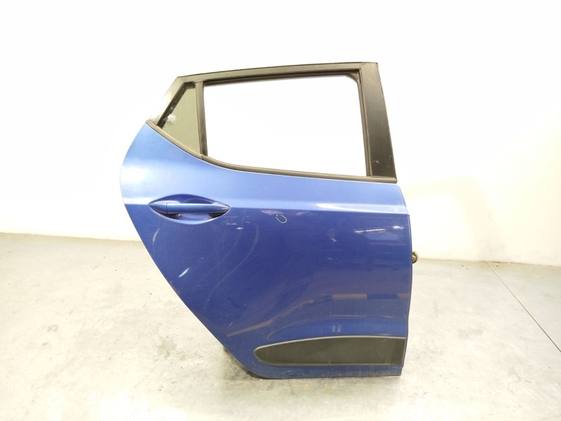 PUERTA TRASERA DERECHA 77004B9011 