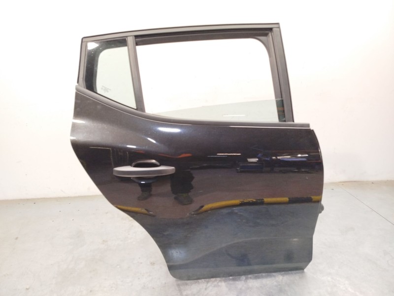 PUERTA TRASERA DERECHA 821002247R 