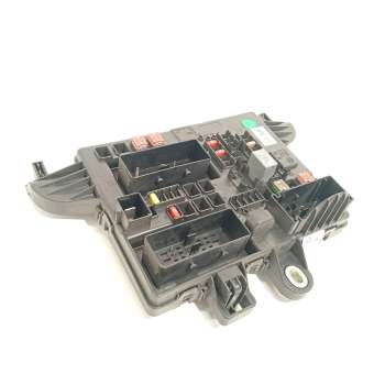 CAJA RELES / FUSIBLES 13277318 