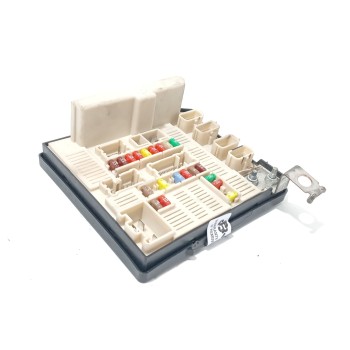 CAJA RELES / FUSIBLES 8201044235 