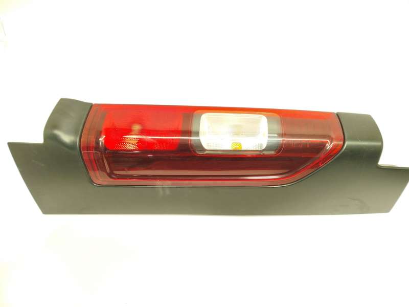 Recambio de piloto trasero derecho para opel vivaro b furgoneta (x82) 1.6 cdti (05) referencia OEM IAM 93867969 2