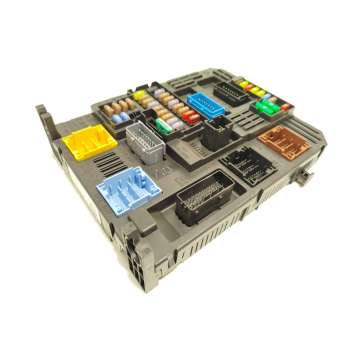 CAJA RELES / FUSIBLES 9832880280 1681050580 28709099