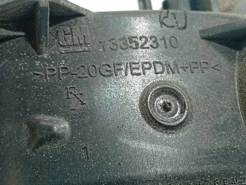 Recambio de tapa exterior combustible para opel insignia a (g09) 2.0 cdti (68) referencia OEM IAM 13352310 3