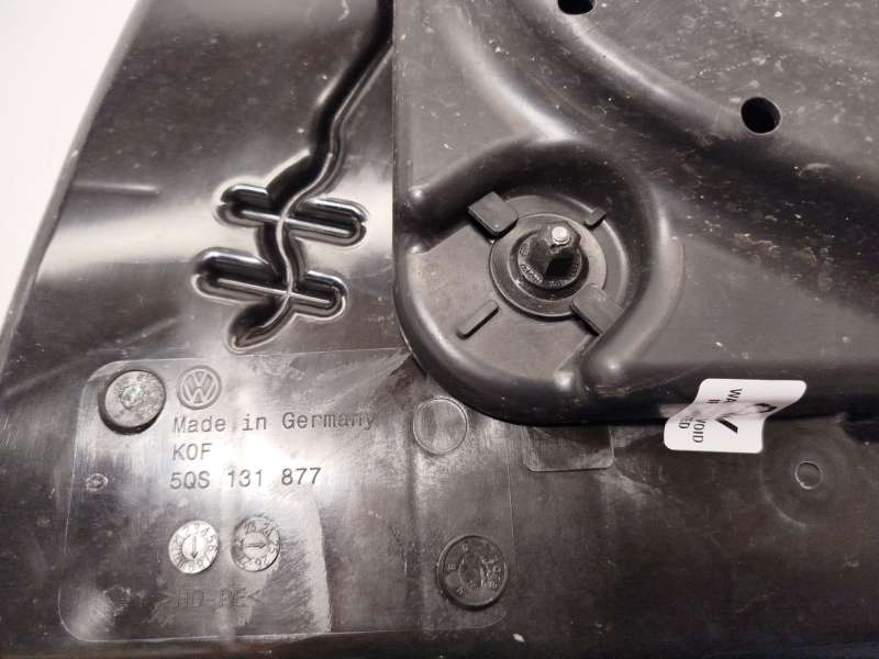 Recambio de deposito aditivo fap adblue para volkswagen tiguan 2,0 tig referencia OEM IAM 5QS131877 5