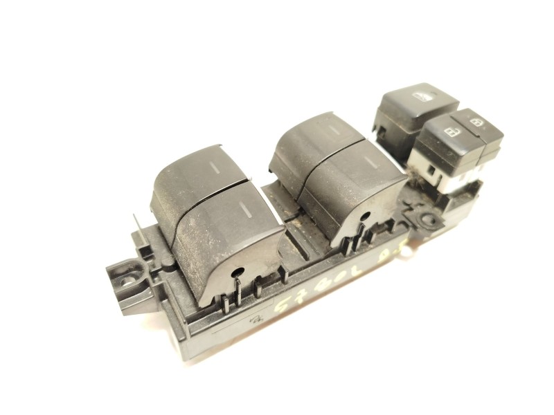 MANDO ELEVALUNAS DELANTERO IZQUIERDO 8404002160 