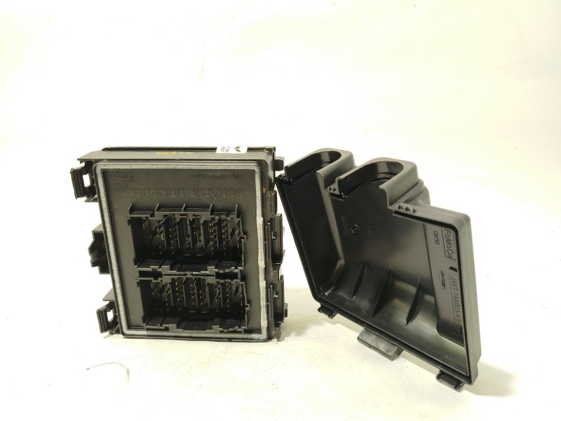 CAJA RELES / FUSIBLES SV4T14D068EBC 2720030 9613902793