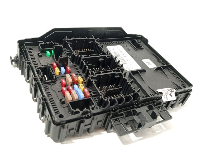 CAJA RELES / FUSIBLES RU5T15604BJCC 2758213 F005V04496