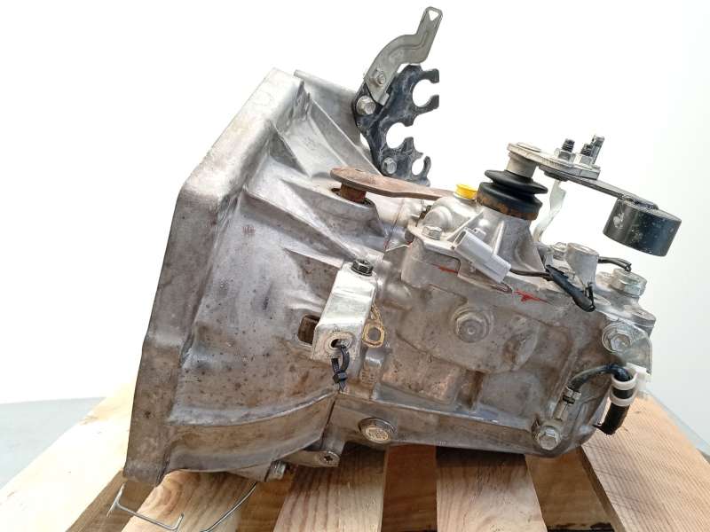 Recambio de caja cambios para toyota aygo (_b4_) 1.0 (kgb40) referencia OEM IAM 303000H060 - Blanco 2