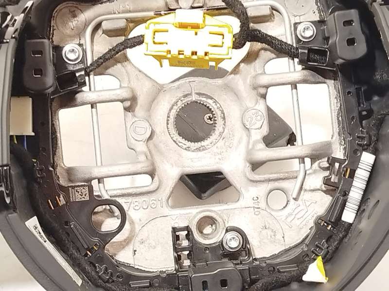 Recambio de volante para jeep avenger referencia OEM IAM 735774457 - Negro 3