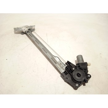 ELEVALUNAS DELANTERO DERECHO 8340154P02 