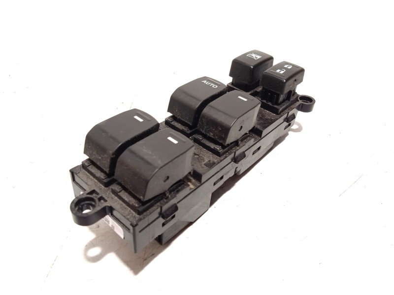 MANDO ELEVALUNAS DELANTERO IZQUIERDO 3799054P20 