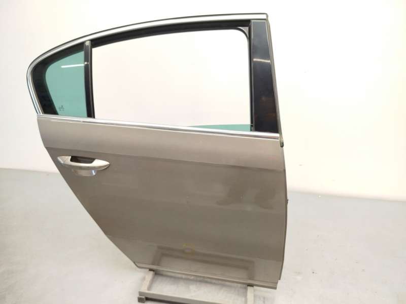 Recambio de puerta trasera derecha para volkswagen passat b7 (362) 1.8 tsi referencia OEM IAM 3AE833056 3
