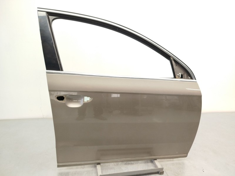 PUERTA DELANTERA DERECHA 3AA831056 