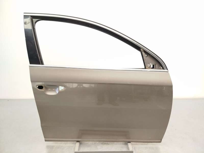 Recambio de puerta delantera derecha para volkswagen passat b7 (362) 1.8 tsi referencia OEM IAM 3AA831056 2