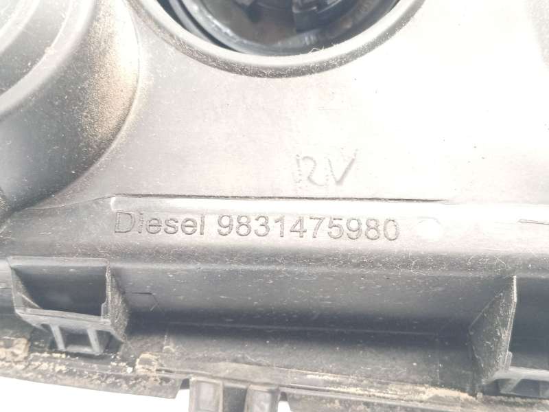 Recambio de tapa exterior combustible para peugeot 2008 ii (ud_, us_, uy_, uj_, ur_, uc_) 1.2 puretech 130 referencia OEM IAM 98 3