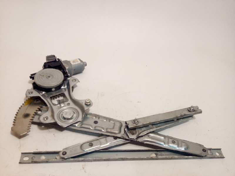 ELEVALUNAS TRASERO DERECHO 807301PF0A 827004JG0C