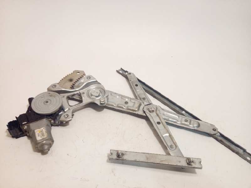 ELEVALUNAS TRASERO IZQUIERDO 827311JA0A 827014JG0C