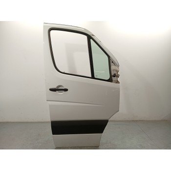 PUERTA DELANTERA DERECHA A9067200105 