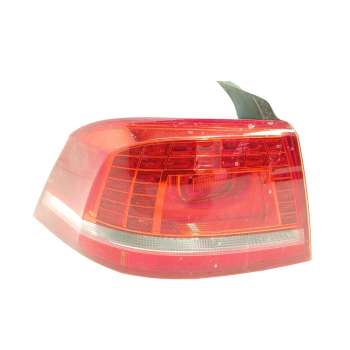 PILOTO TRASERO IZQUIERDO 3AE945207B 