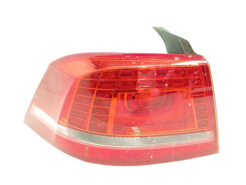 PILOTO TRASERO IZQUIERDO 3AE945207B 