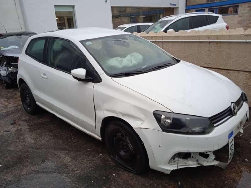 VOLKSWAGEN POLO (6C1)