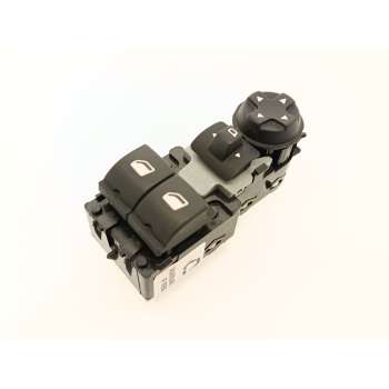 MANDO ELEVALUNAS DELANTERO IZQUIERDO 39089070 A51237100 