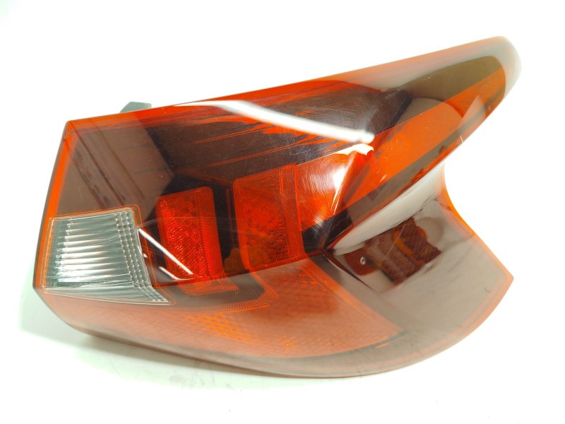 PILOTO TRASERO DERECHO 92402Q0500 