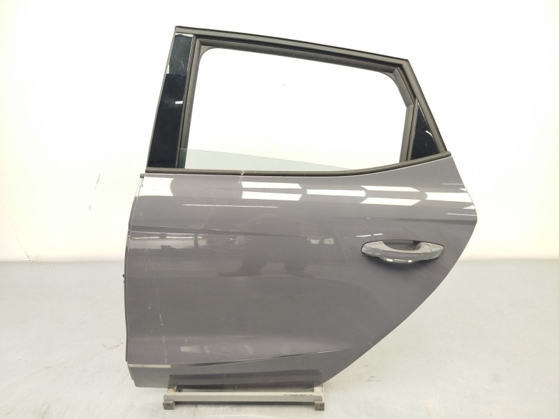 PUERTA TRASERA IZQUIERDA 6F0833051E 