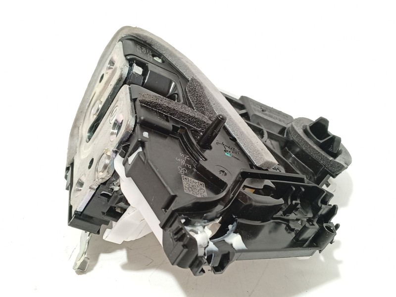 CERRADURA PUERTA TRASERA IZQUIERDA 825016UA0A 